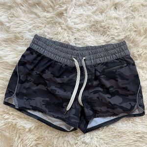 Women’s Vuori shorts